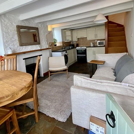 The Little Lighthouse - 2 Minutes From The Beach Pentewan 外观 照片